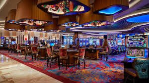kbz999 APP မိုဘိုင်းဖုန်းဖြင့် ဘောလုံး Bet နှင့် Live Casino ကစားနေသောမြင်ကွင်း
